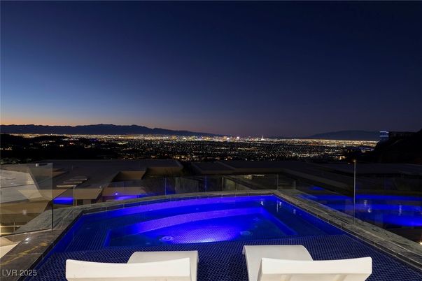 Exterior, Pool, Other