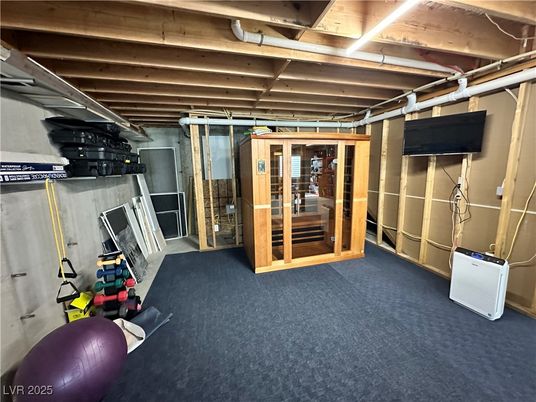 Fitness Equipment, Interior, Wooden Beams