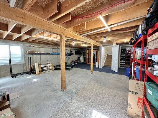 Fitness Equipment, Interior, Wooden Beams