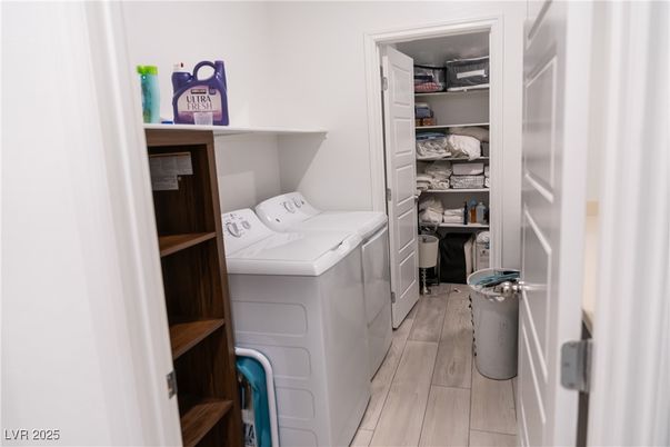 Interior, Utility Closets, Washer, Wood Texture Flooring