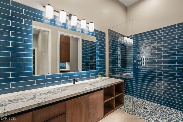 Bathroom, Dual Sink Vanities, Interior
