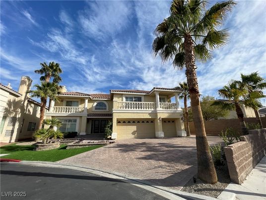 Attached, Exterior, Facade, Mediterranean