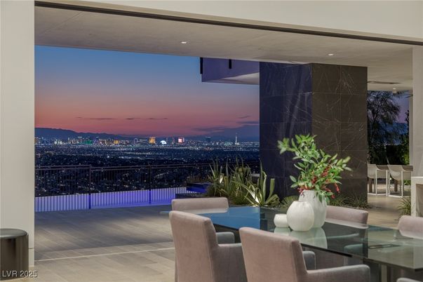 Dining room, Interior, Recessed Lighting