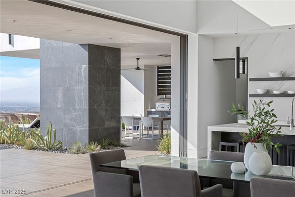 Dining room, Fireplace, Interior