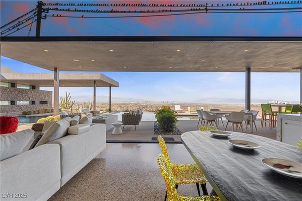 Dining room, Exterior, Recessed Lighting, Water