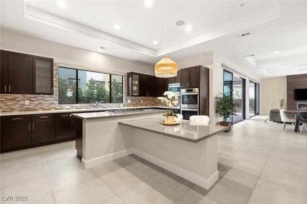 Chandelier, Dining room, Interior, Kitchen, Pendant Lights, Recessed Lighting, Stainless Steel Appliances