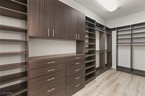 Interior, Walk-in Closets, Wood Texture Flooring