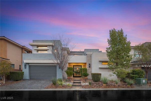 Attached, Exterior, Facade, Modern