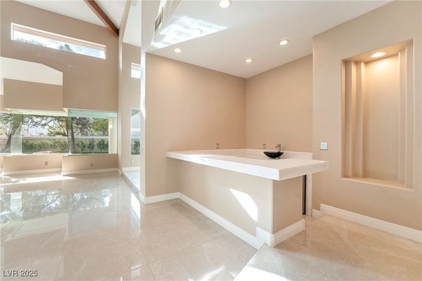 Bathroom, Interior, Recessed Lighting