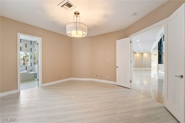 Bathroom, Empty room, Interior, Pendant Lights, Recessed Lighting, Wood Texture Flooring