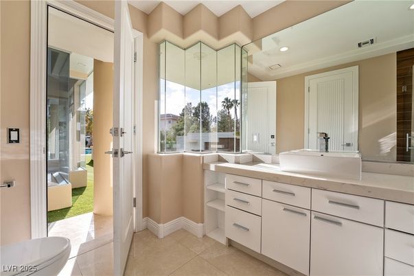 Bathroom, Interior, Recessed Lighting