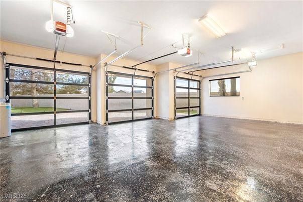 Garage, Interior