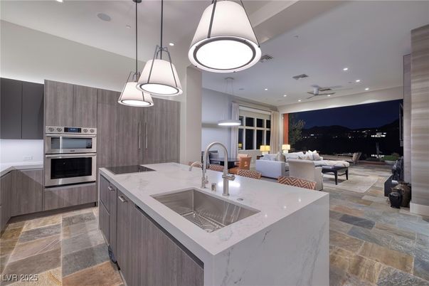 Interior, Kitchen, Living room, Pendant Lights, Recessed Lighting, Stainless Steel Appliances
