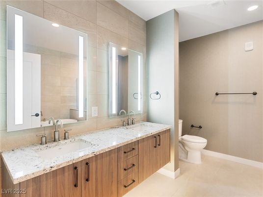 Bathroom, Dual Sink Vanities, Interior, Recessed Lighting