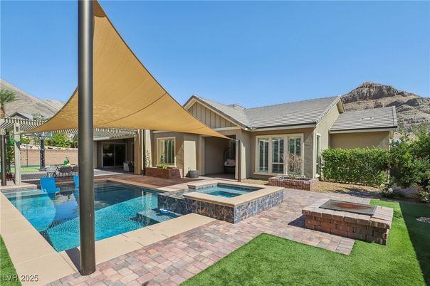 Exterior, Pool