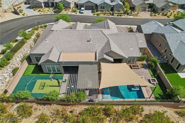 Exterior, Drone