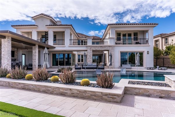 Exterior, Facade, Pool, Mediterranean