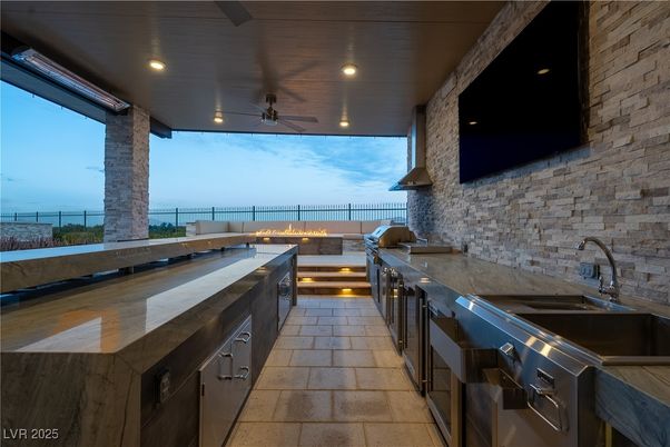 Exterior, Recessed Lighting, Water