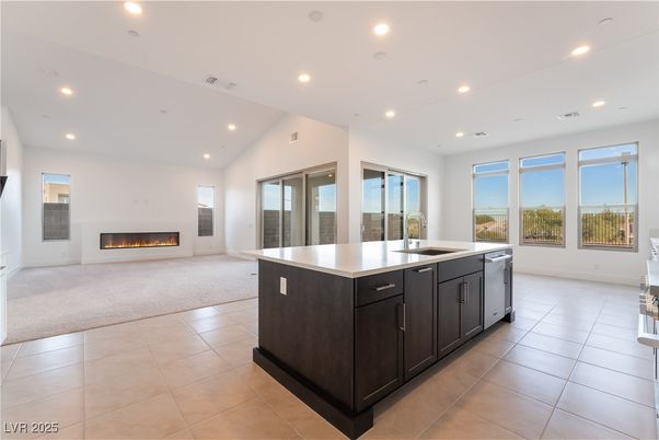 Fireplace, Interior, Kitchen, Recessed Lighting
