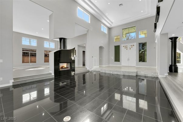 Fireplace, Interior, Recessed Lighting