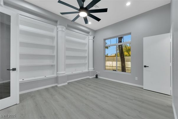 Empty room, Interior, Recessed Lighting, Wood Texture Flooring