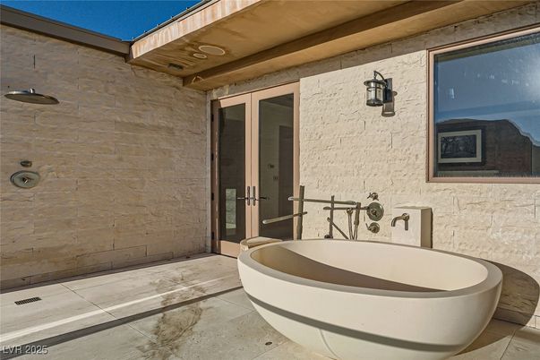 Bathroom, Exterior, Free Standing Baths
