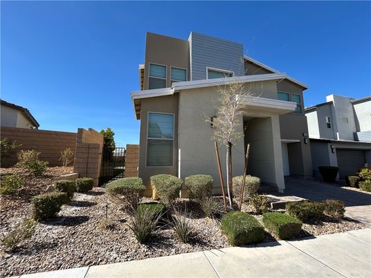 Attached, Exterior, Facade, Modern