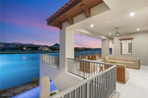 Exterior, Recessed Lighting, Water