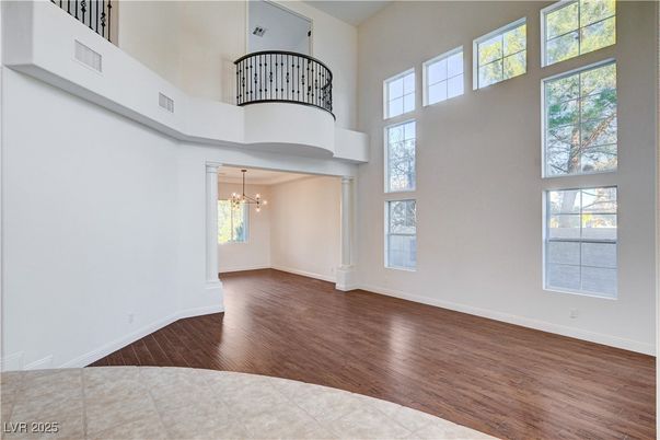 Interior, Pendant Lights, Wood Texture Flooring