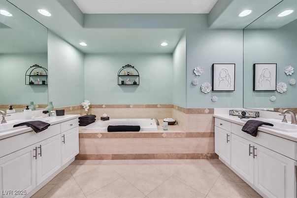 Bathroom, Dual Sink Vanities, Interior, Recessed Lighting