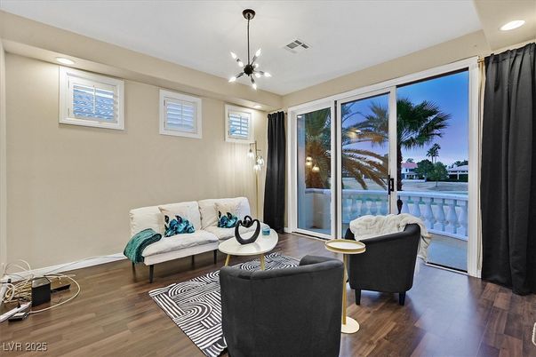 Interior, Living room, Pendant Lights, Recessed Lighting, Wood Texture Flooring