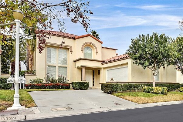 Attached, Exterior, Facade, Spanish Mediterranean