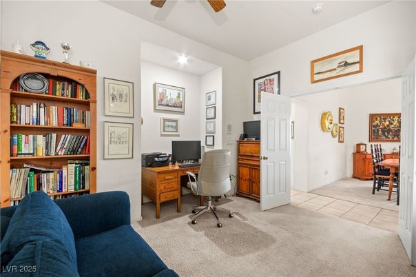 Home Office, Interior