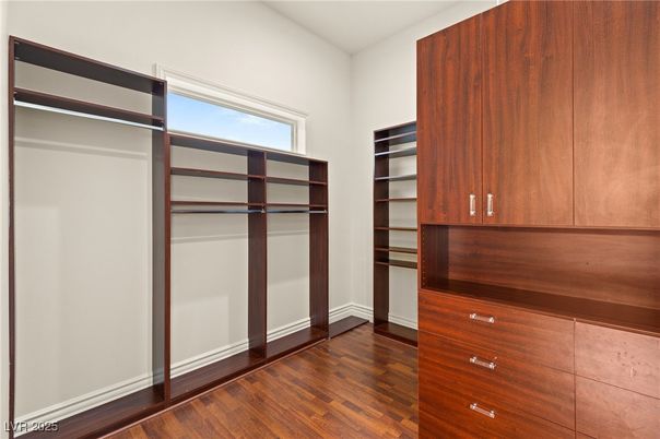Interior, Walk-in Closets, Wood Texture Flooring