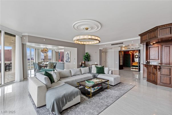 Chandelier, Dining room, Interior, Living room, Pendant Lights