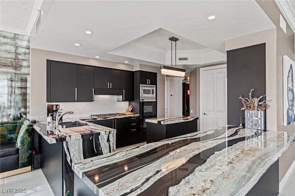 Interior, Kitchen, Pendant Lights, Recessed Lighting, Stainless Steel Appliances