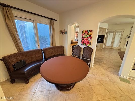 Dining room, Fireplace, Interior