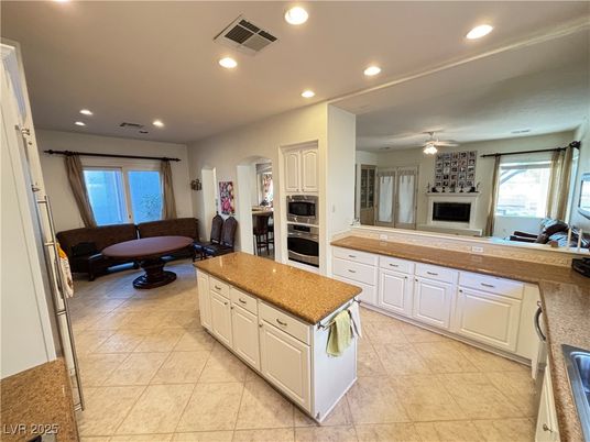 Fireplace, Interior, Kitchen, Recessed Lighting