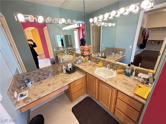 Bathroom, Dual Sink Vanities, Interior