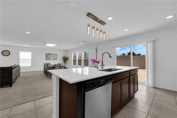 Dining room, Interior, Kitchen, Pendant Lights, Recessed Lighting, Stainless Steel Appliances