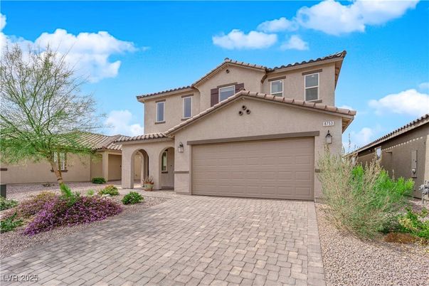 Attached, Exterior, Facade, Mediterranean