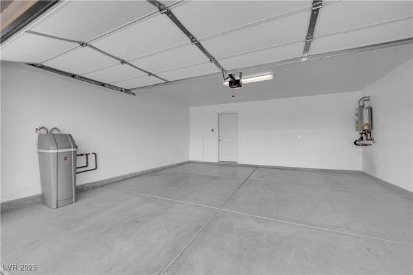 Garage, Interior
