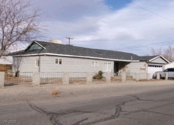 Detached Garage, Exterior