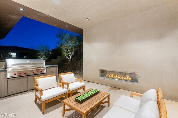 Exterior, Fireplace