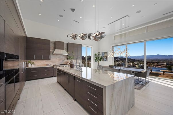 Dining room, Interior, Kitchen, Pendant Lights, Recessed Lighting, Stainless Steel Appliances