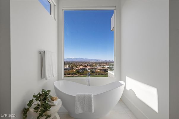 Bathroom, Free Standing Baths, Interior