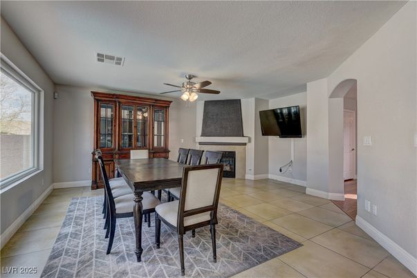 Dining room, Fireplace, Interior