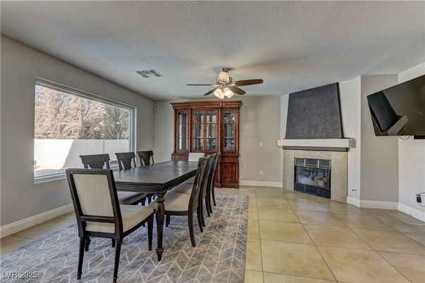 Dining room, Fireplace, Interior