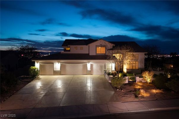 Attached, Exterior, Facade, Modern