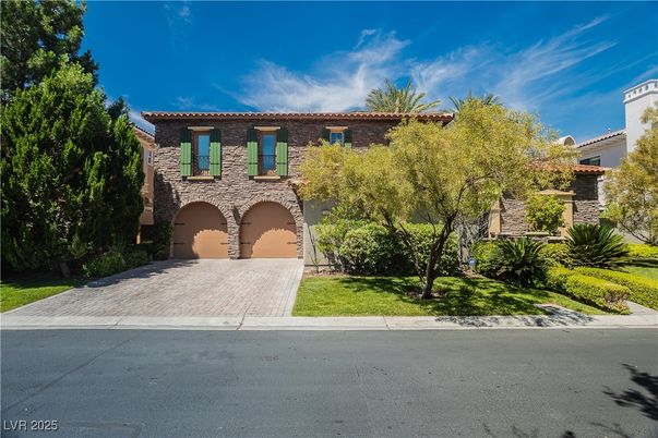 Attached, Exterior, Facade, Mediterranean